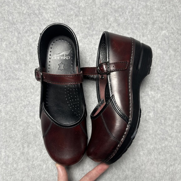 Dansko Shoes - Dansko Clogs Burgundy Brown Leather Shoes Size 38 US size 7.5-8